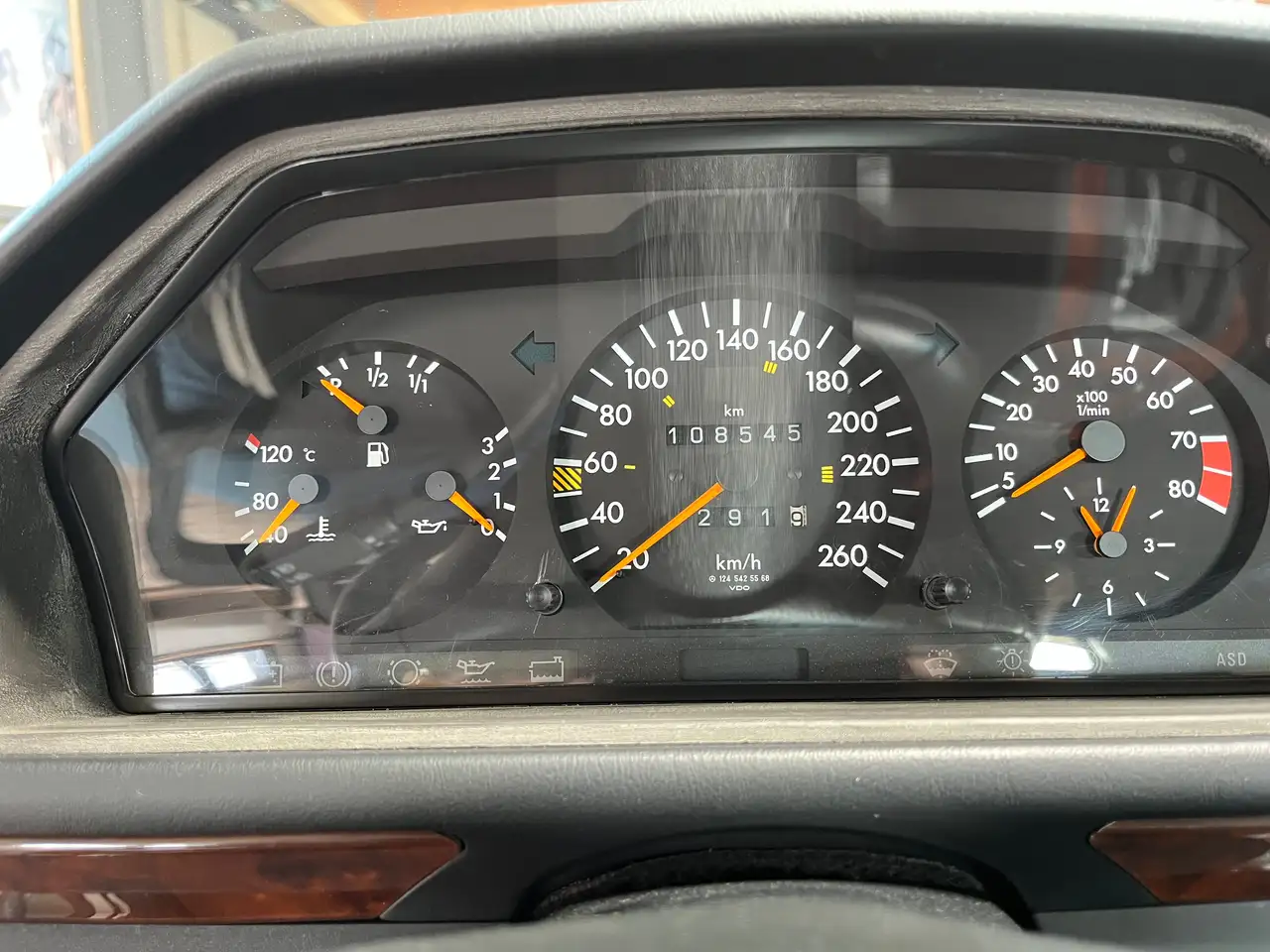 Mercedes-Benz 300 124 C 300 CE-24, foto 1