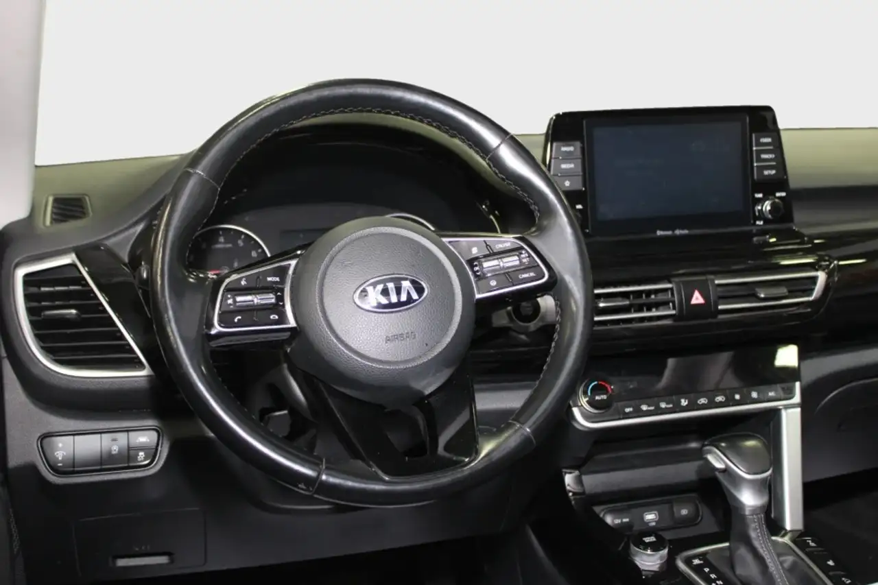 Kia Seltos photo Kia Seltos