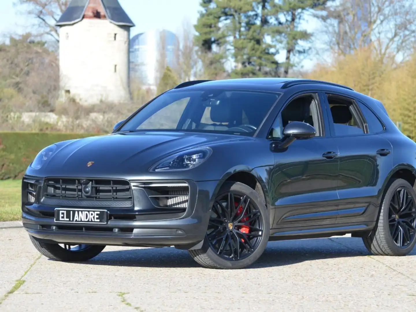 Porsche Macan GTS 450 ch Grau - 2