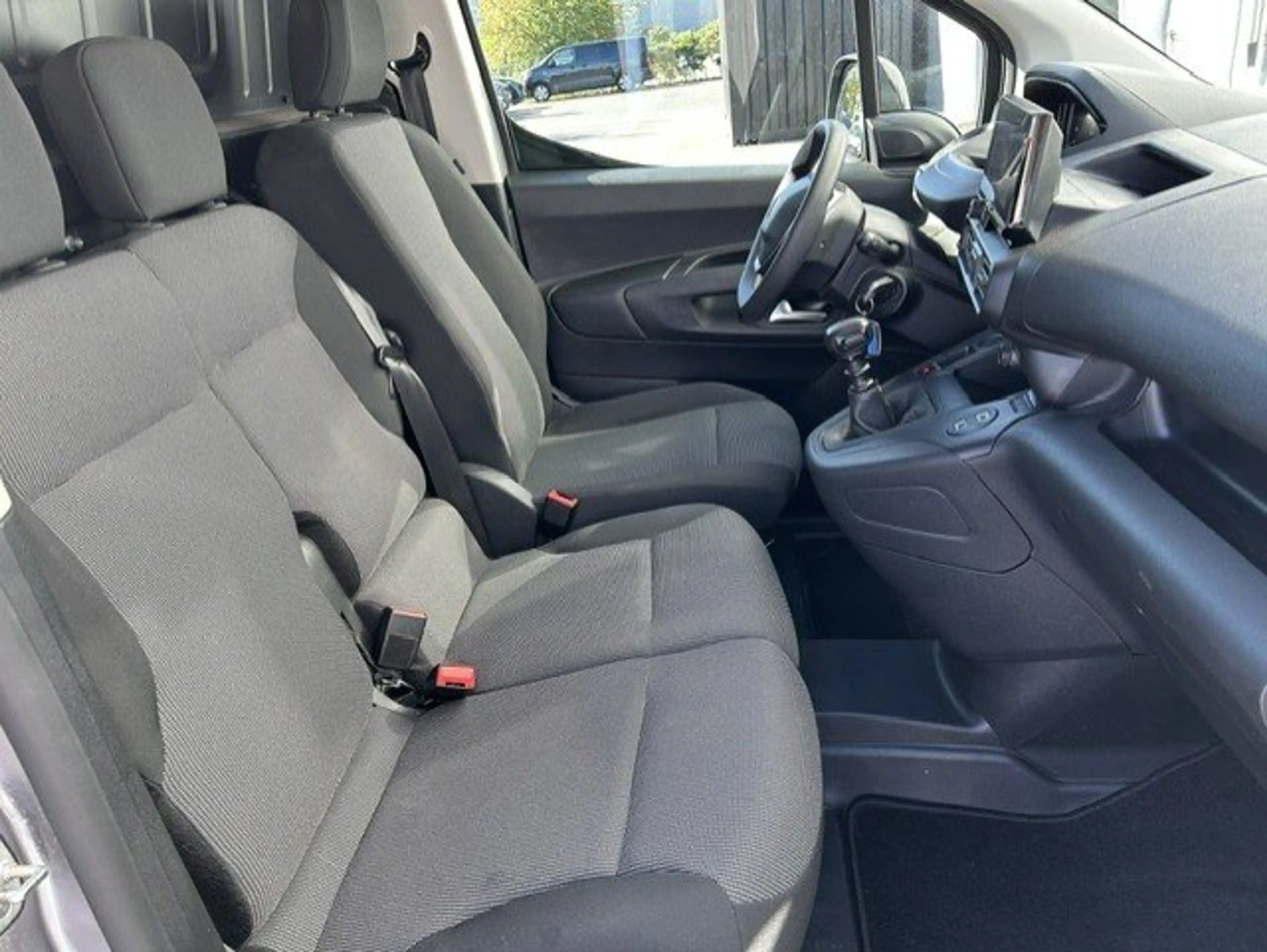 Peugeot Partner 1.5 BlueHDI 100Pk — photo 14