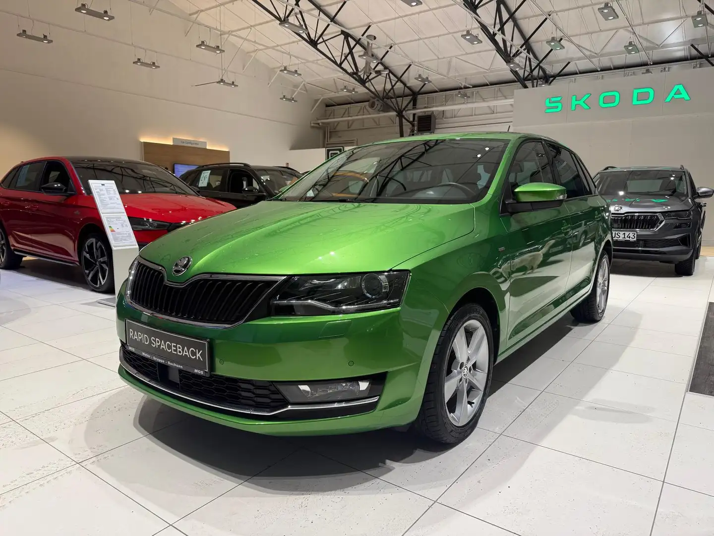 Skoda Rapid/Spaceback Spaceback 1.0 TSI Clever Grün - 2