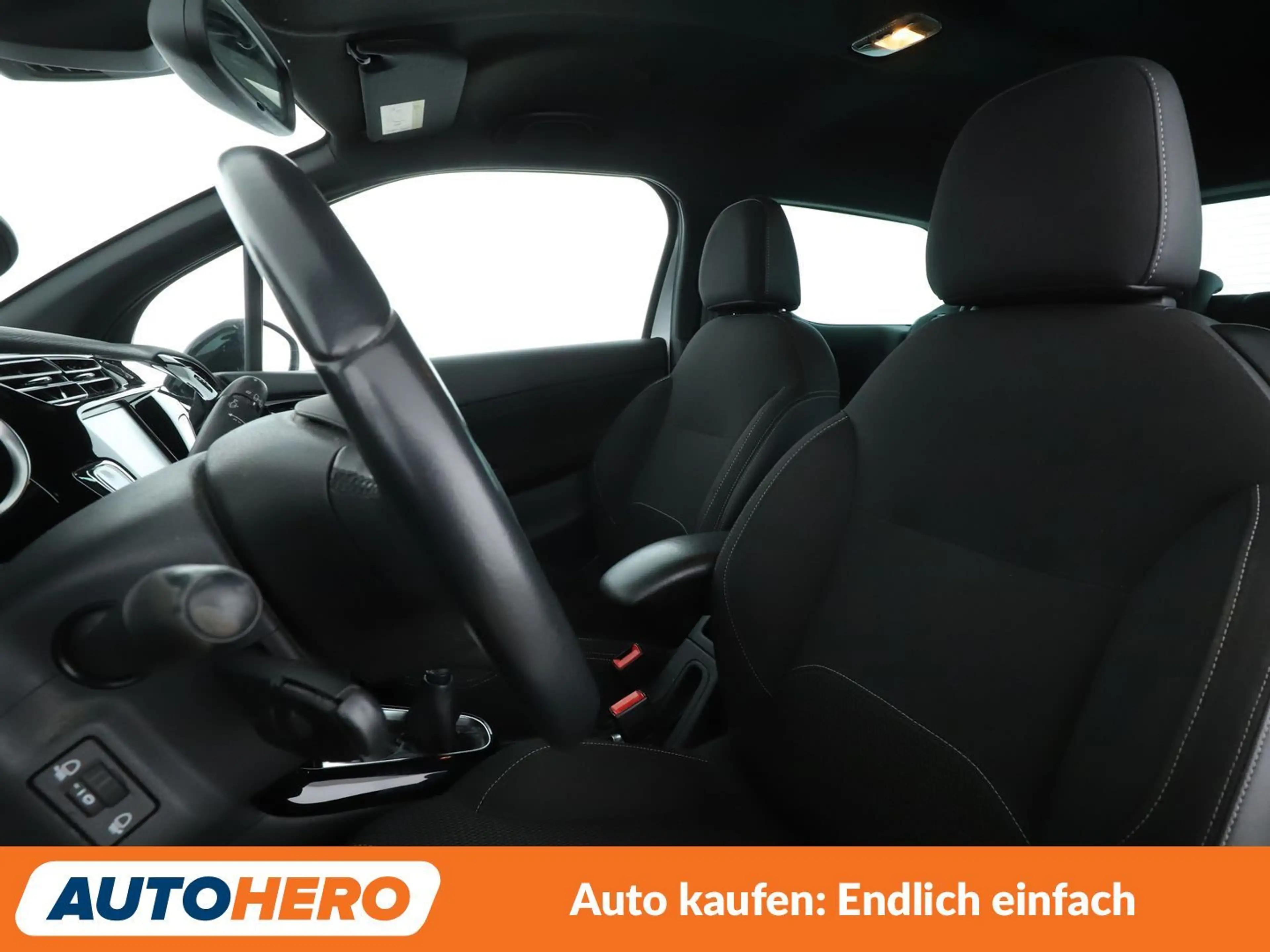 Citroen DS3 1.6 Blue-HDi SoChic*NAVI*TEMPO*PDC*ALU*KLIMA* — photo 10