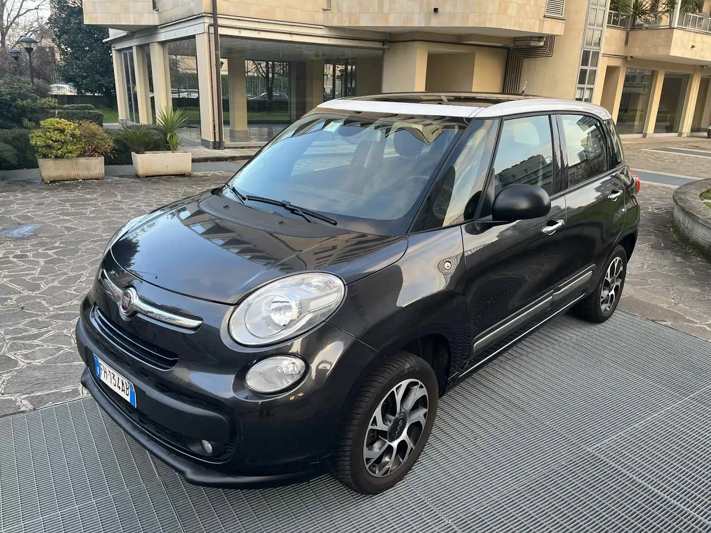 Fiat 500L twinair Metano Lounge imm. 12/2016 Grau - 1