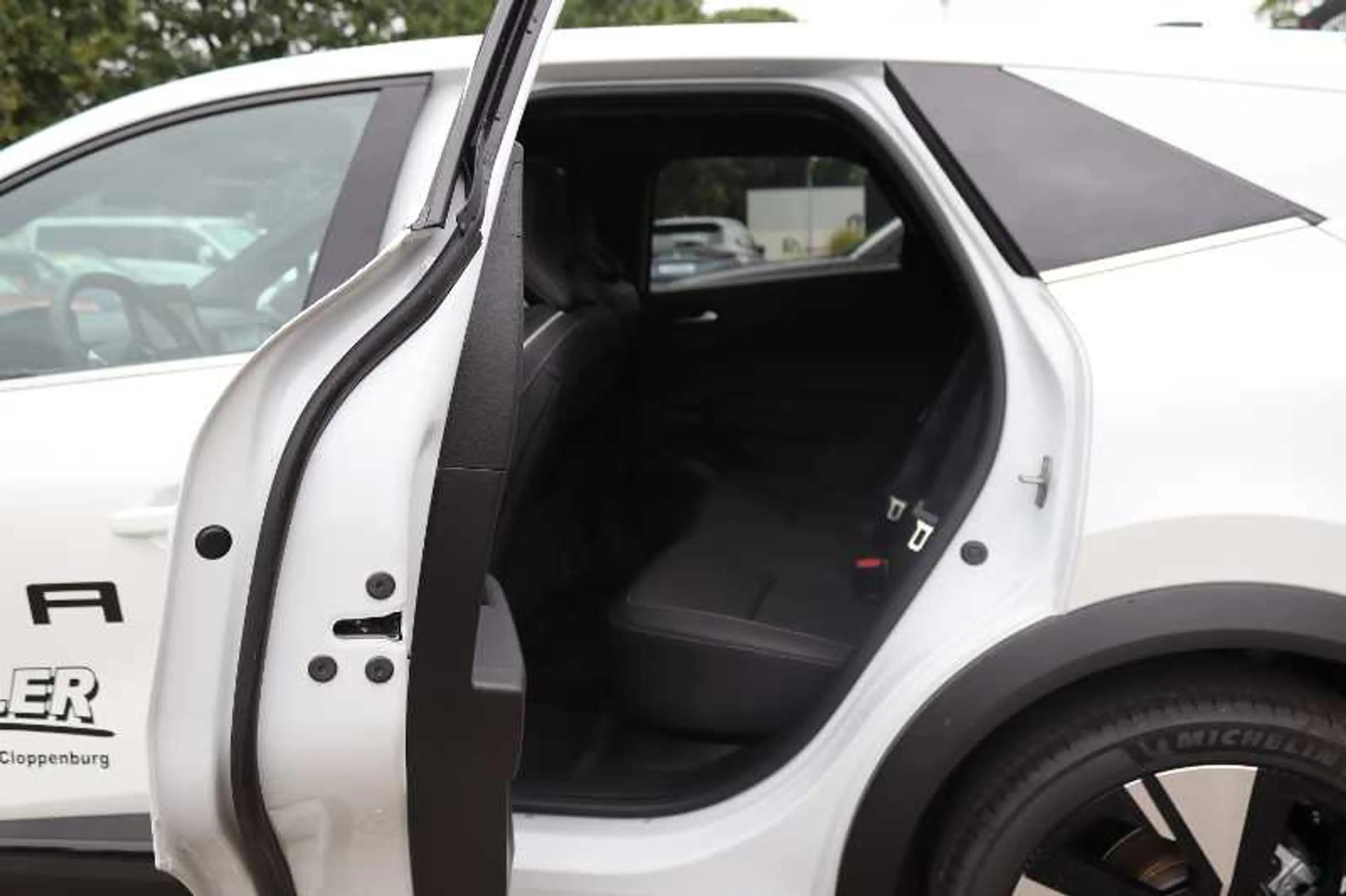 Mitsubishi Grandis Diamant TOP 1.8 Hybrid — photo 9