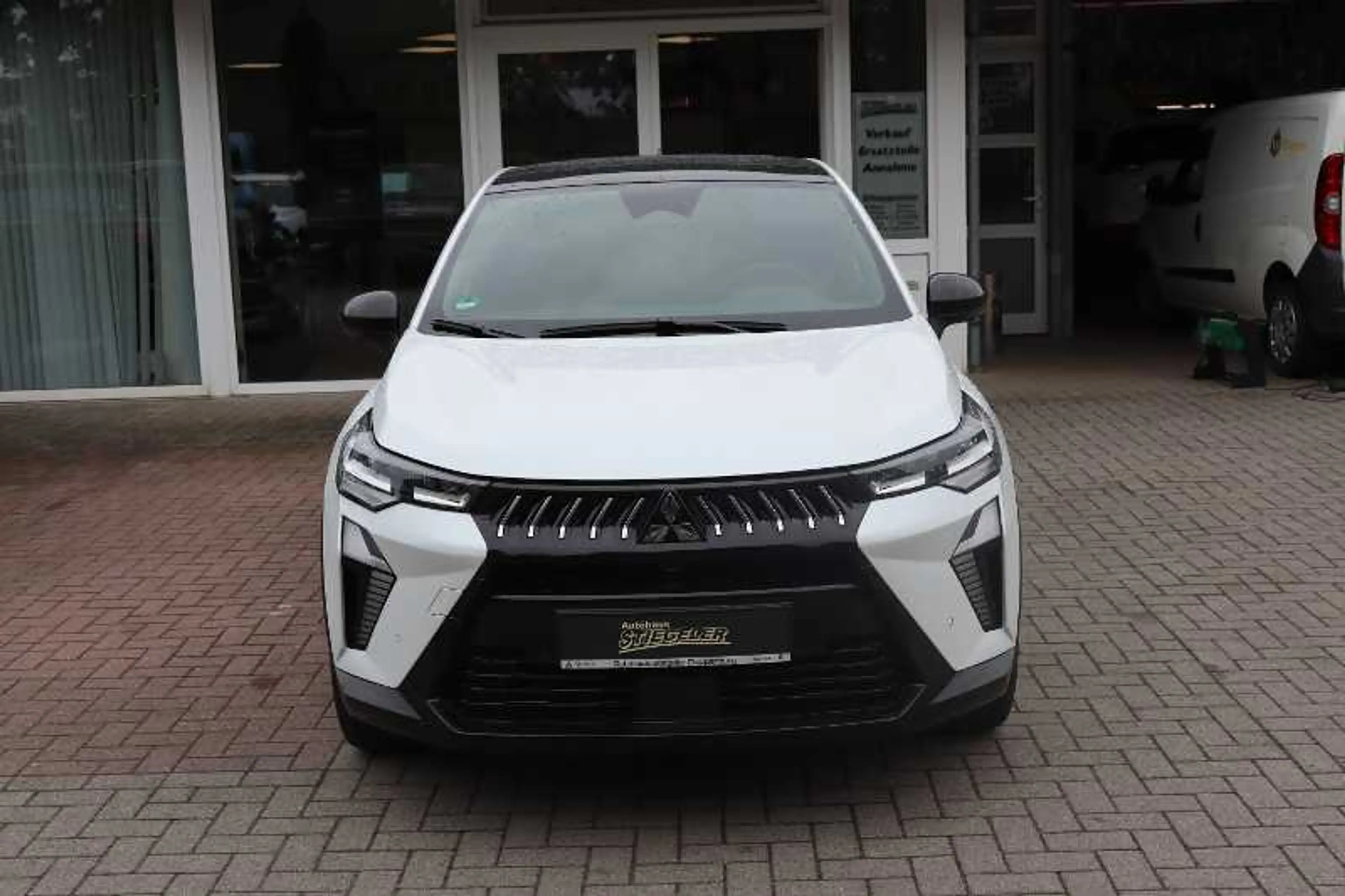 Mitsubishi Grandis Diamant TOP 1.8 Hybrid — photo 2