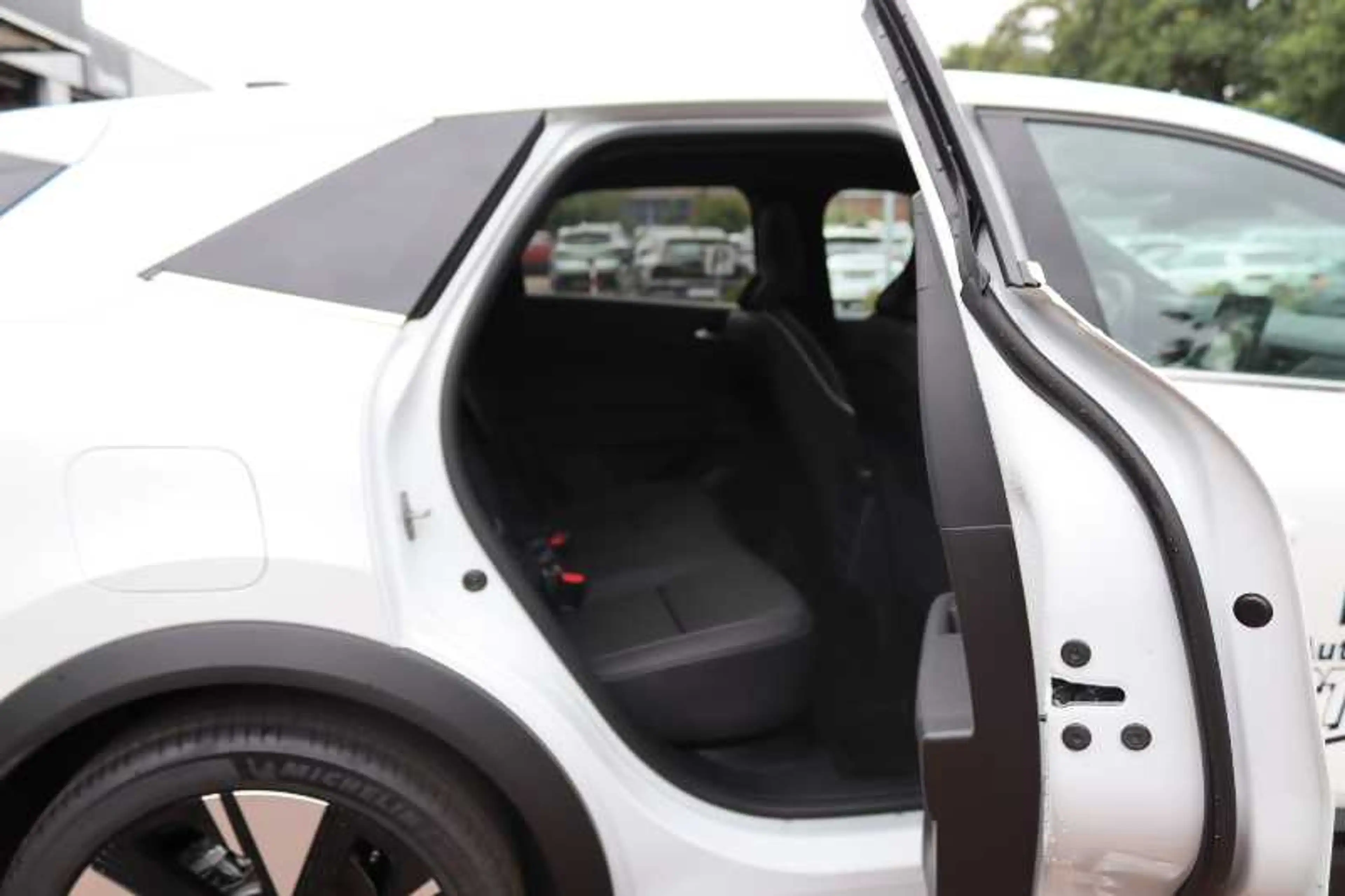 Mitsubishi Grandis Diamant TOP 1.8 Hybrid — photo 10