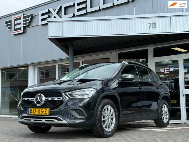 Mercedes-Benz GLA 180 Business Solution