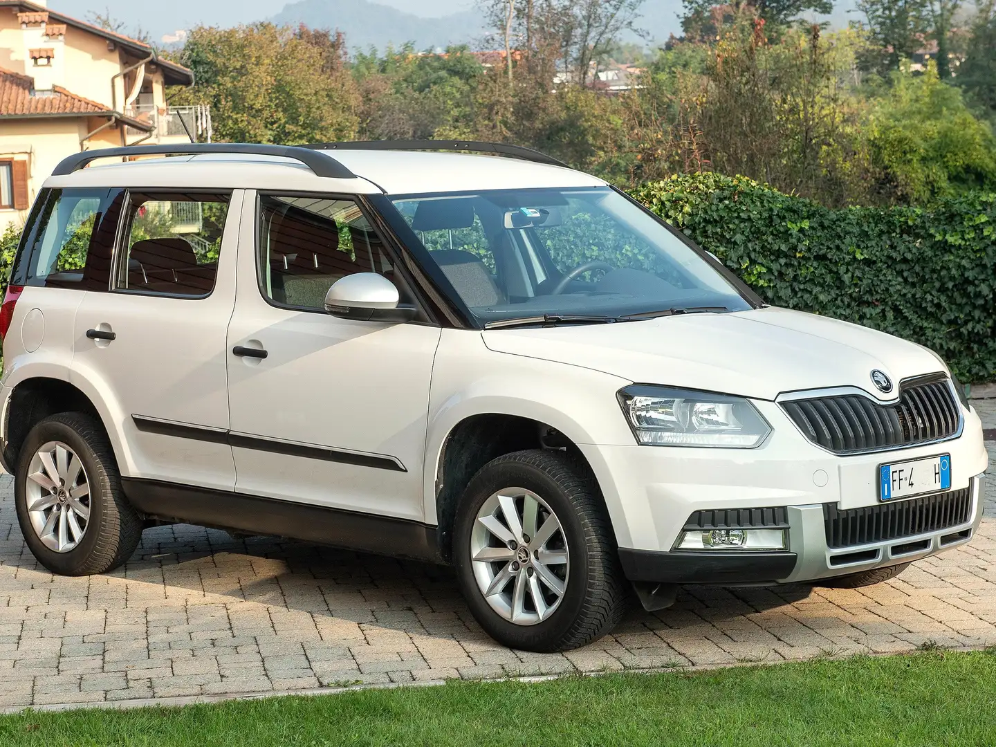 Skoda Yeti Yeti 2014 1.2 tsi Easy 110cv E6 Bianco - 1