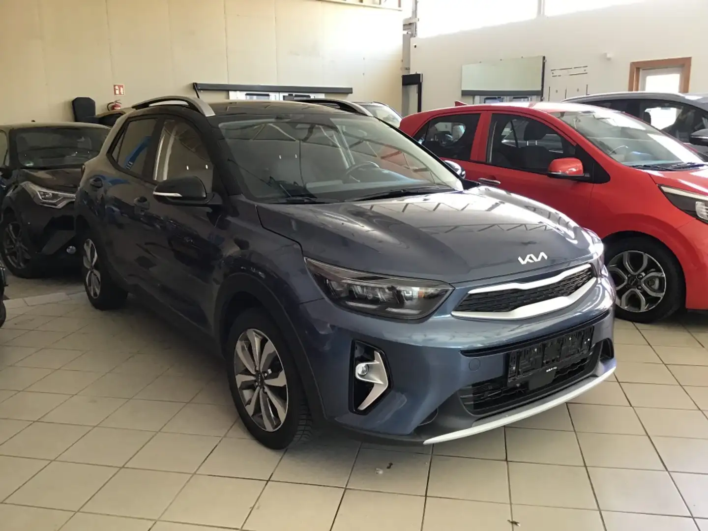Kia Stonic 1.0 T-GDi MHEV Dyn L Blauw - 2