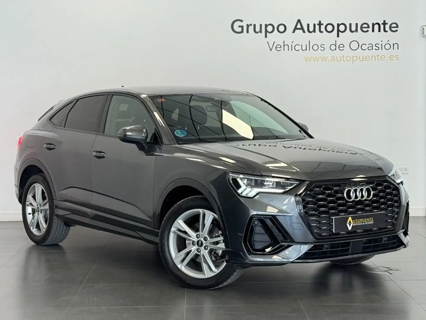 Audi Q3 SLINE BLACK LINE Grau - 1
