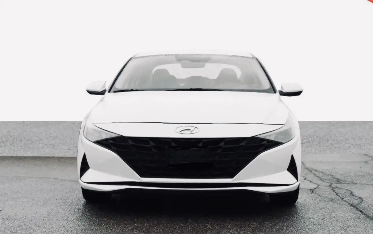 Hyundai ELANTRA снимка Hyundai ELANTRA
