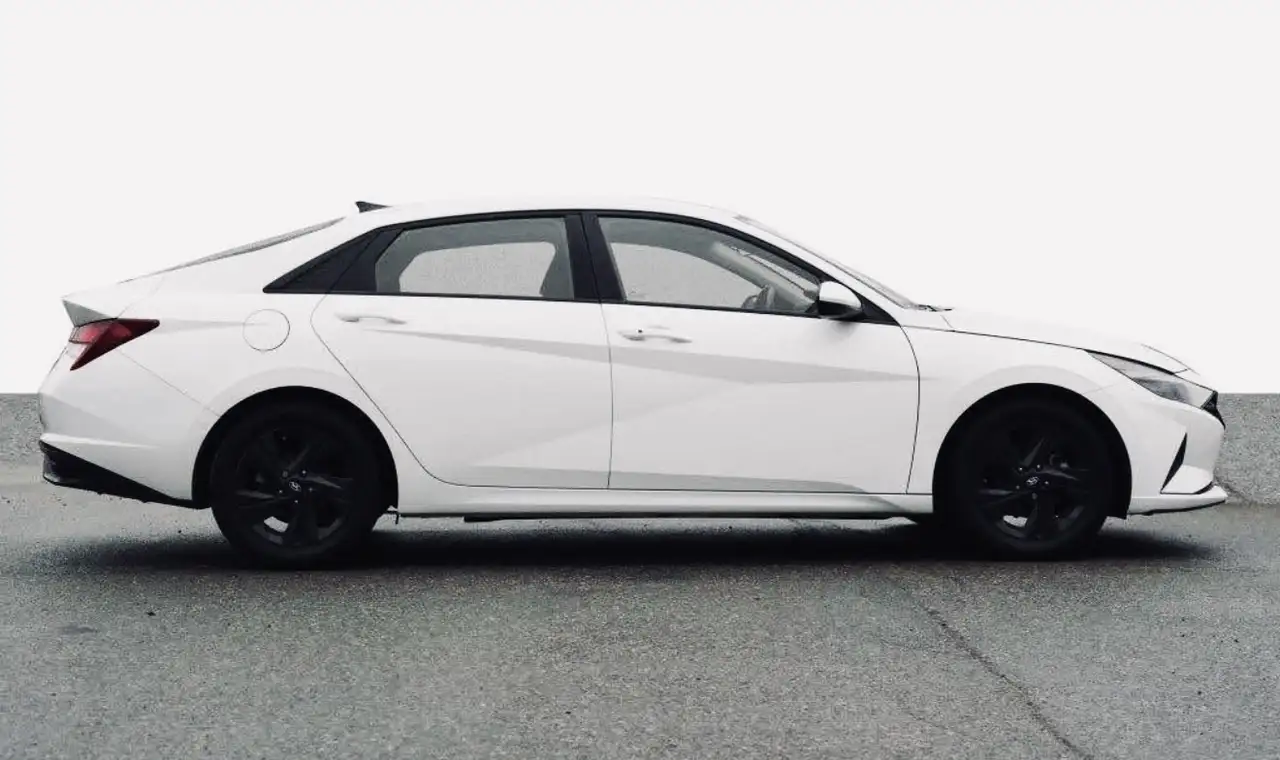 Hyundai ELANTRA снимка Hyundai ELANTRA