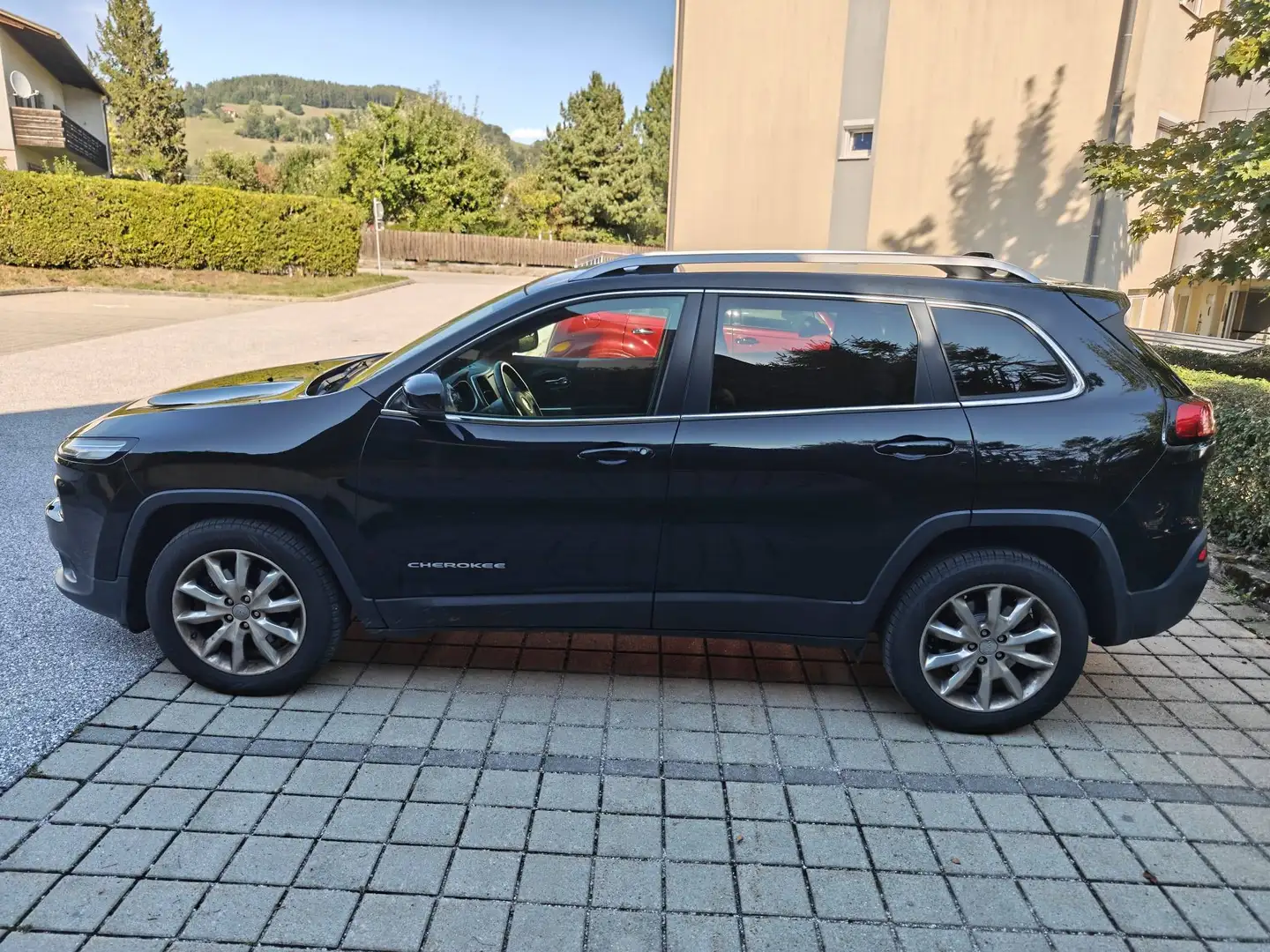 Jeep Cherokee Cherokee 2,0 MultiJet II AWD Limited Limited Schwarz - 2
