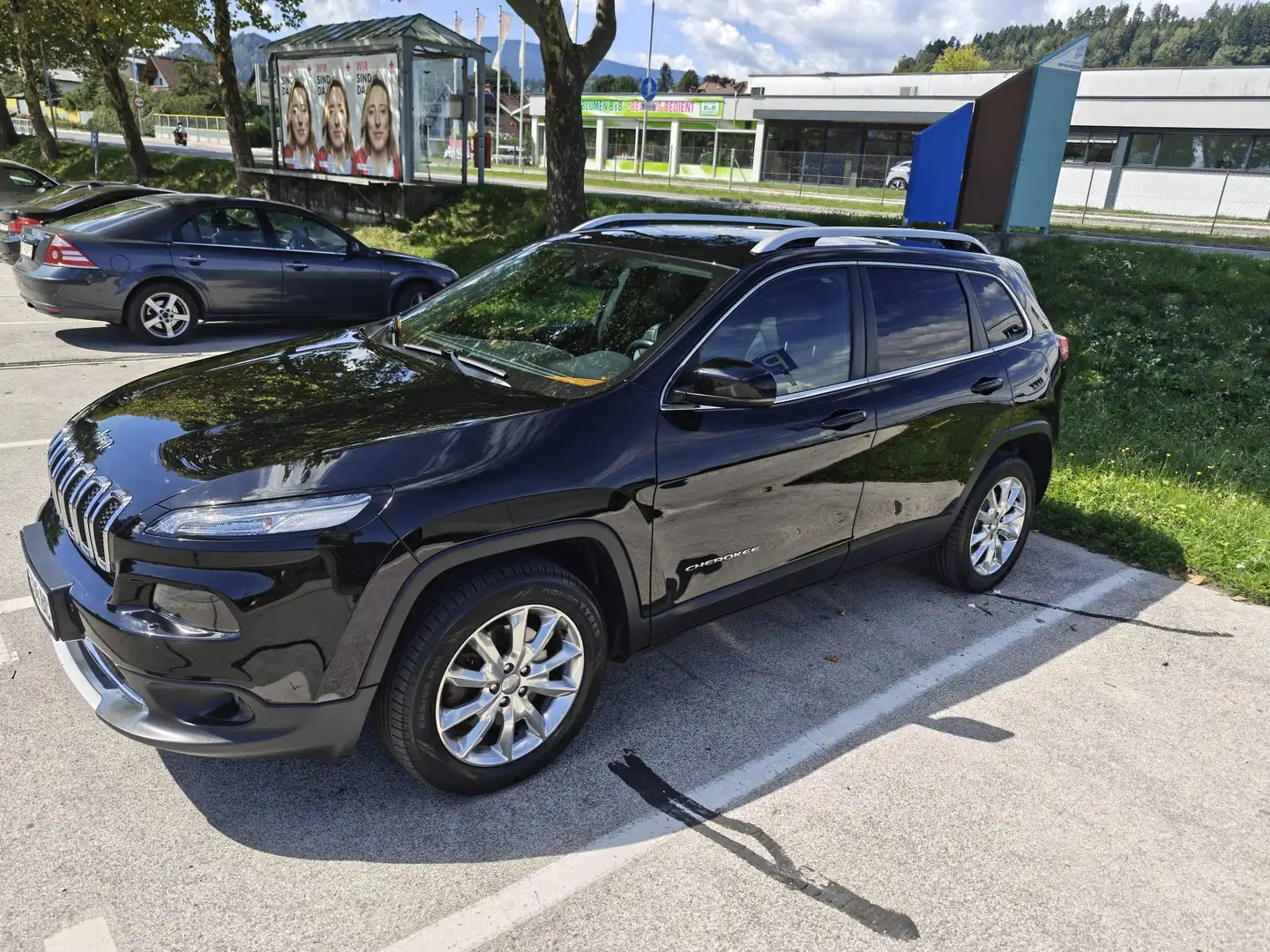 Jeep Cherokee Cherokee 2,0 MultiJet II AWD Limited Limited Schwarz - 1