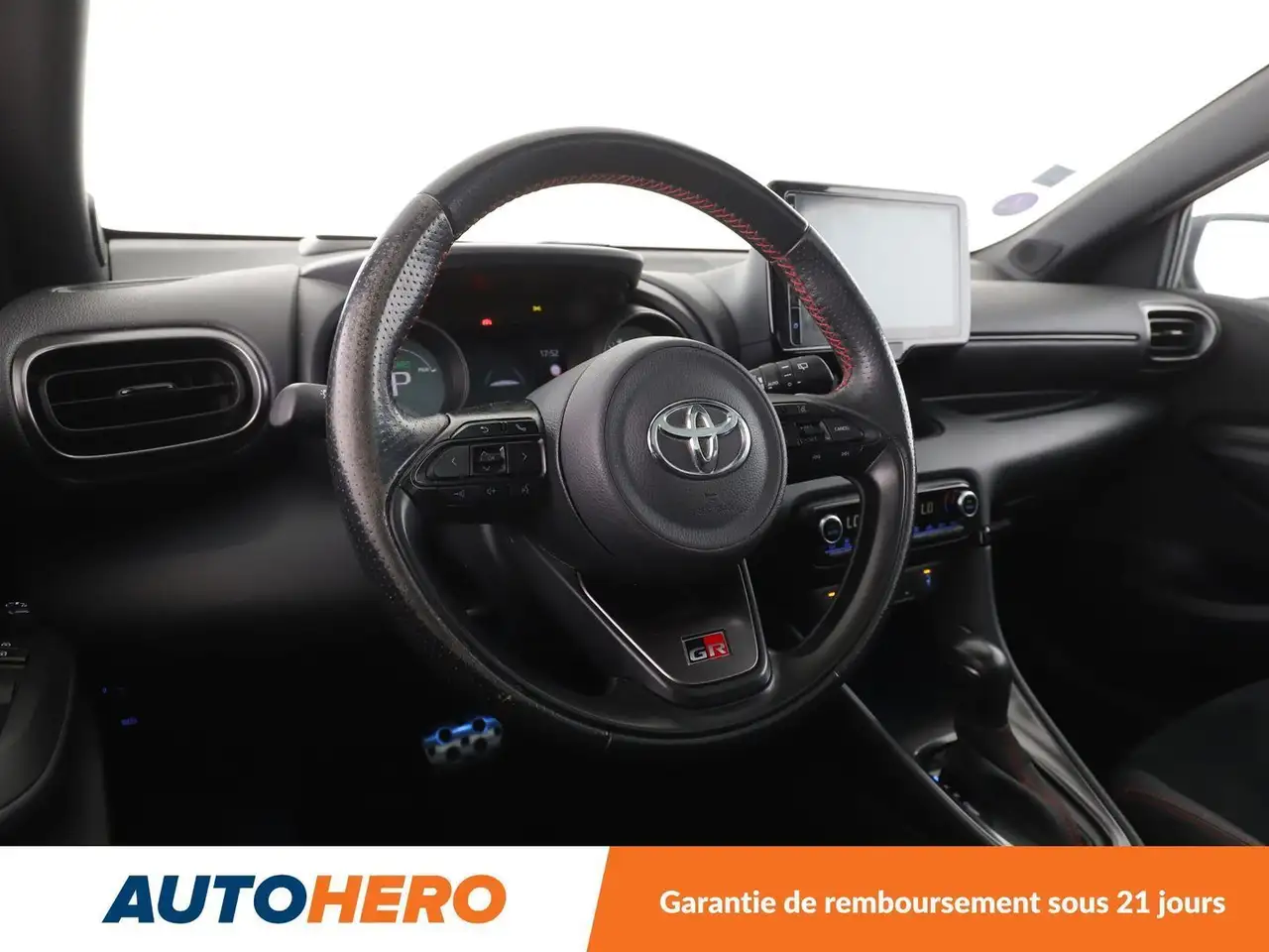 Toyota Yaris Yaris — photo 12
