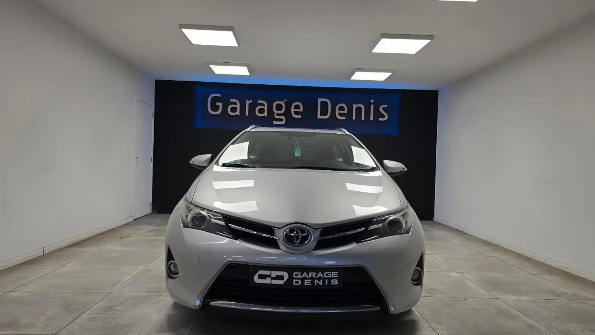 Toyota Auris Auris SW 1.33i VVT-i Comfort *GPS+CAMERA* Argent - 2