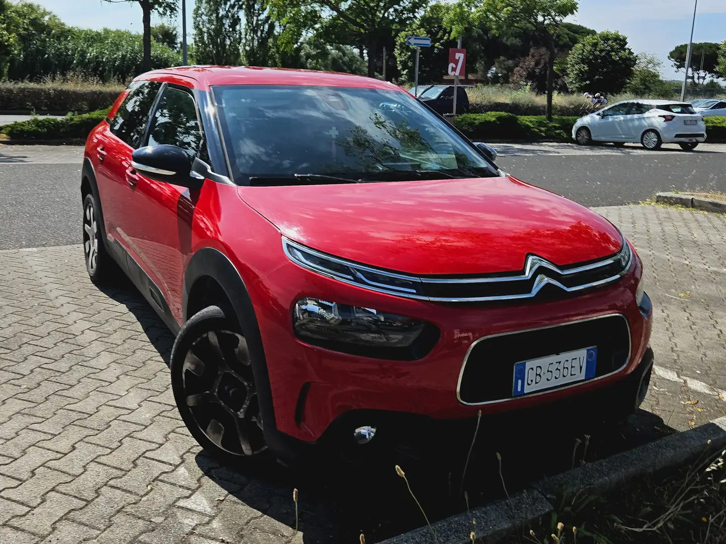 Citroen C4 Cactus Pure Tech 130 S&S EAT6 Shine Rosso - 2