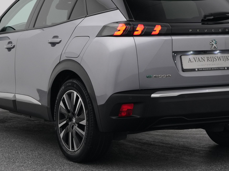 Peugeot e-2008 EV Allure 50 kWh | CAMERA | CARPLAY | STOELVERWARM — photo 19