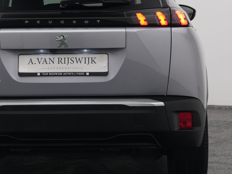 Peugeot e-2008 EV Allure 50 kWh | CAMERA | CARPLAY | STOELVERWARM — photo 21