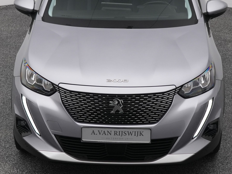 Peugeot e-2008 EV Allure 50 kWh | CAMERA | CARPLAY | STOELVERWARM — photo 31