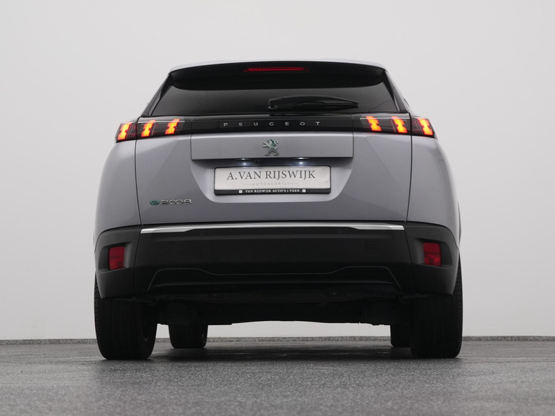 Peugeot e-2008 EV Allure 50 kWh | CAMERA | CARPLAY | STOELVERWARM — photo 37