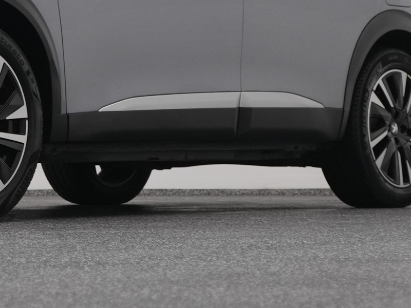 Peugeot e-2008 EV Allure 50 kWh | CAMERA | CARPLAY | STOELVERWARM — photo 38