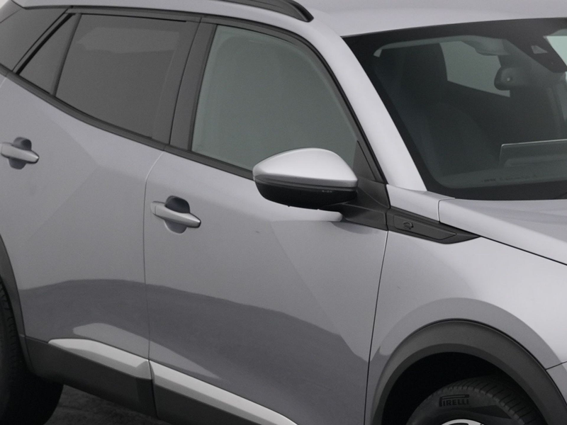 Peugeot e-2008 EV Allure 50 kWh | CAMERA | CARPLAY | STOELVERWARM — photo 24