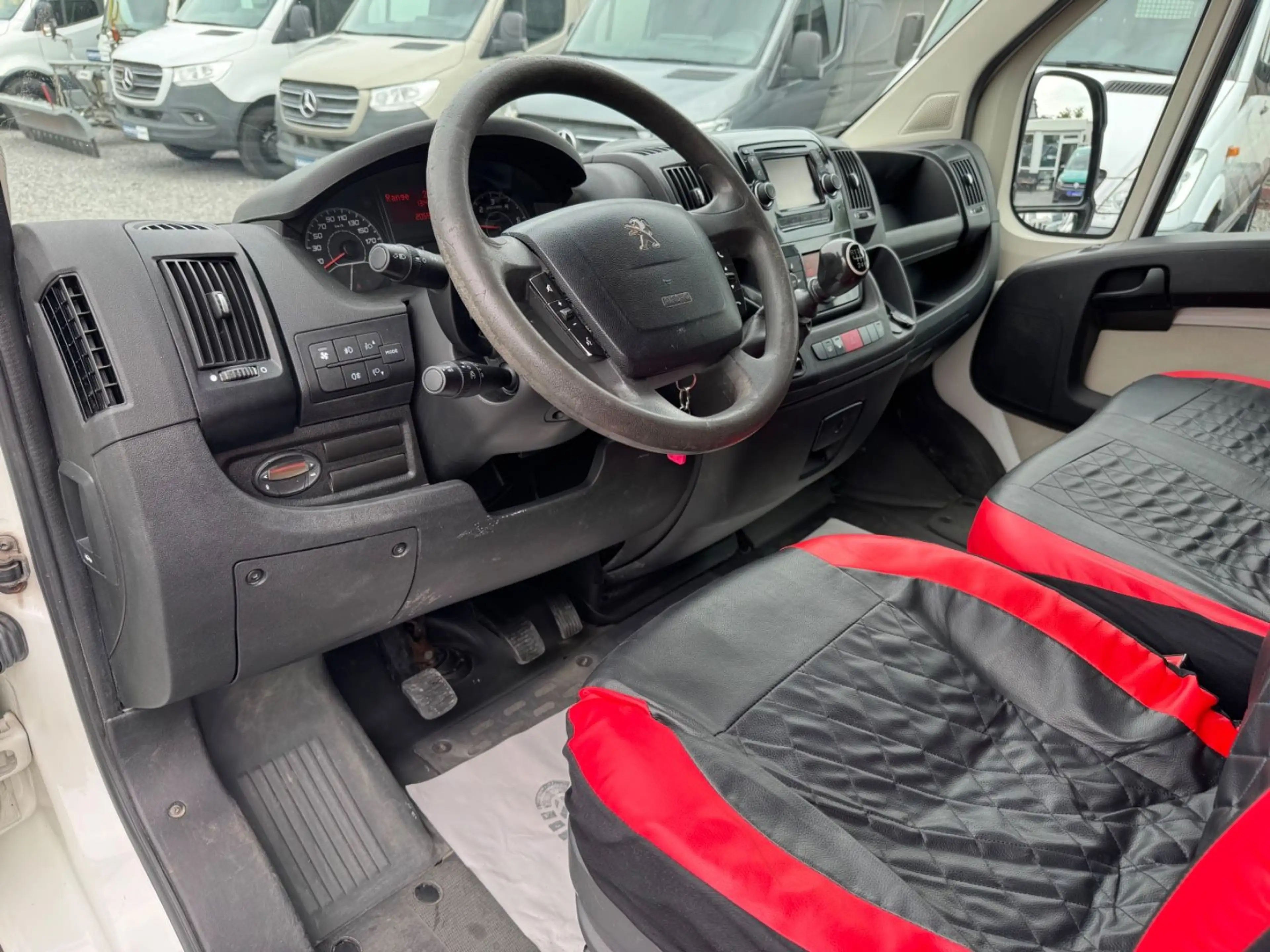 Peugeot Boxer BOXER KLIMA KAMERA AHK TEMPOMAT STANDHEIZUNG LED — photo 4