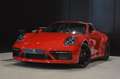 Porsche 911 992 Targa 4s PDK Sportdesign !! 8.300 km !! 1 HAND Rood - thumbnail 1