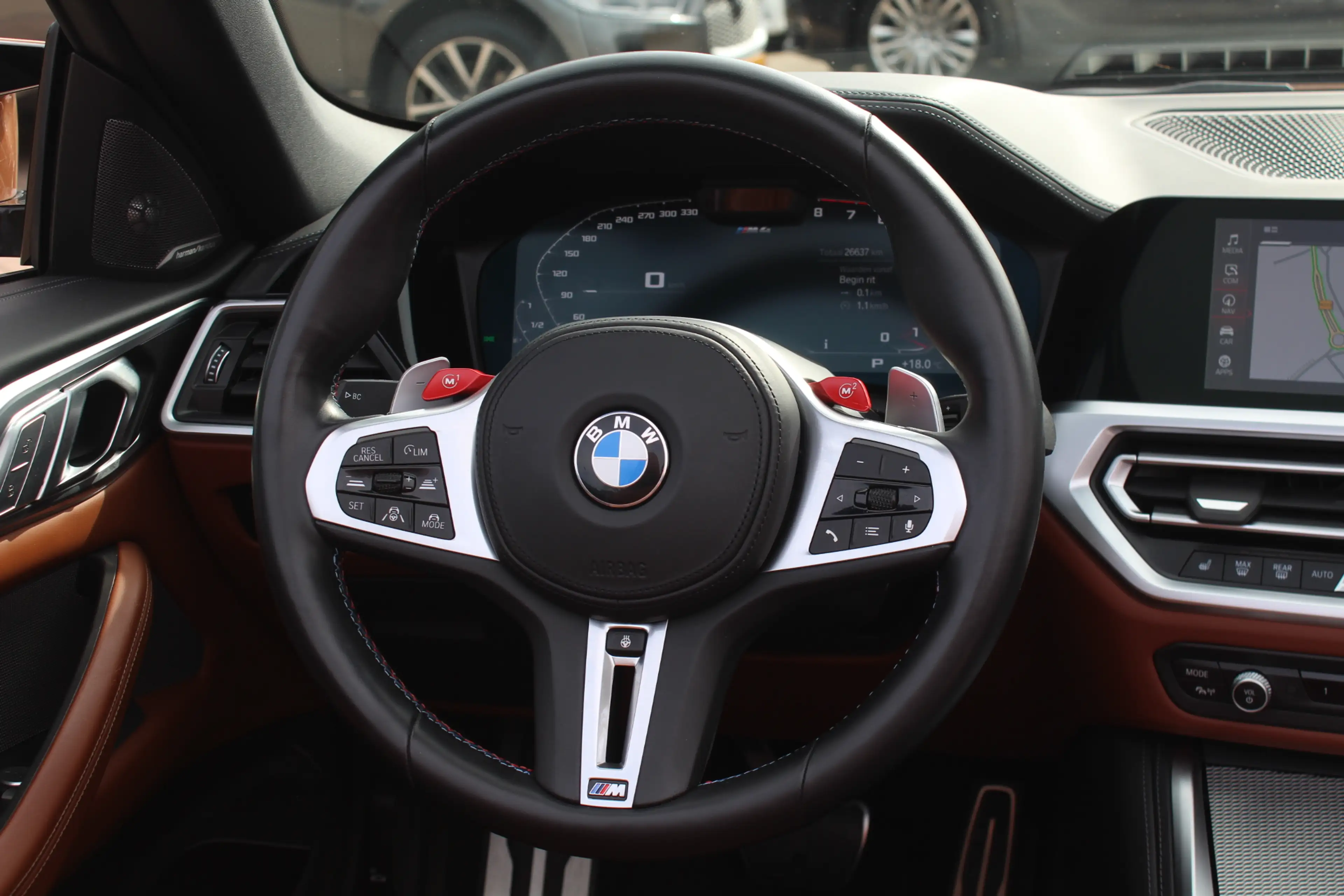 BMW M4 4-serie Cabrio xDrive Competition / Camera / Head- — photo 18