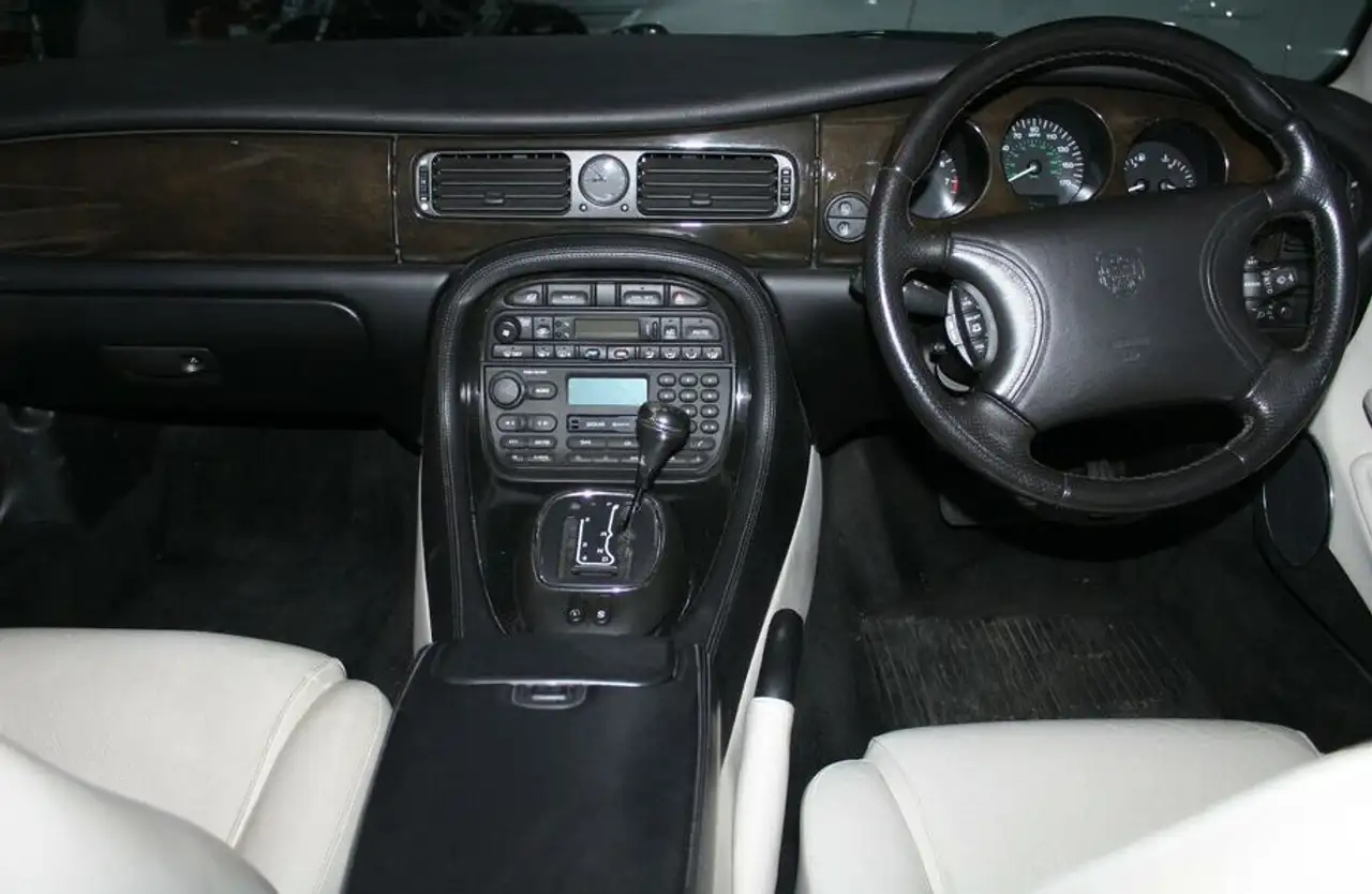 Jaguar XJ8 XJ Sport V8, foto 4