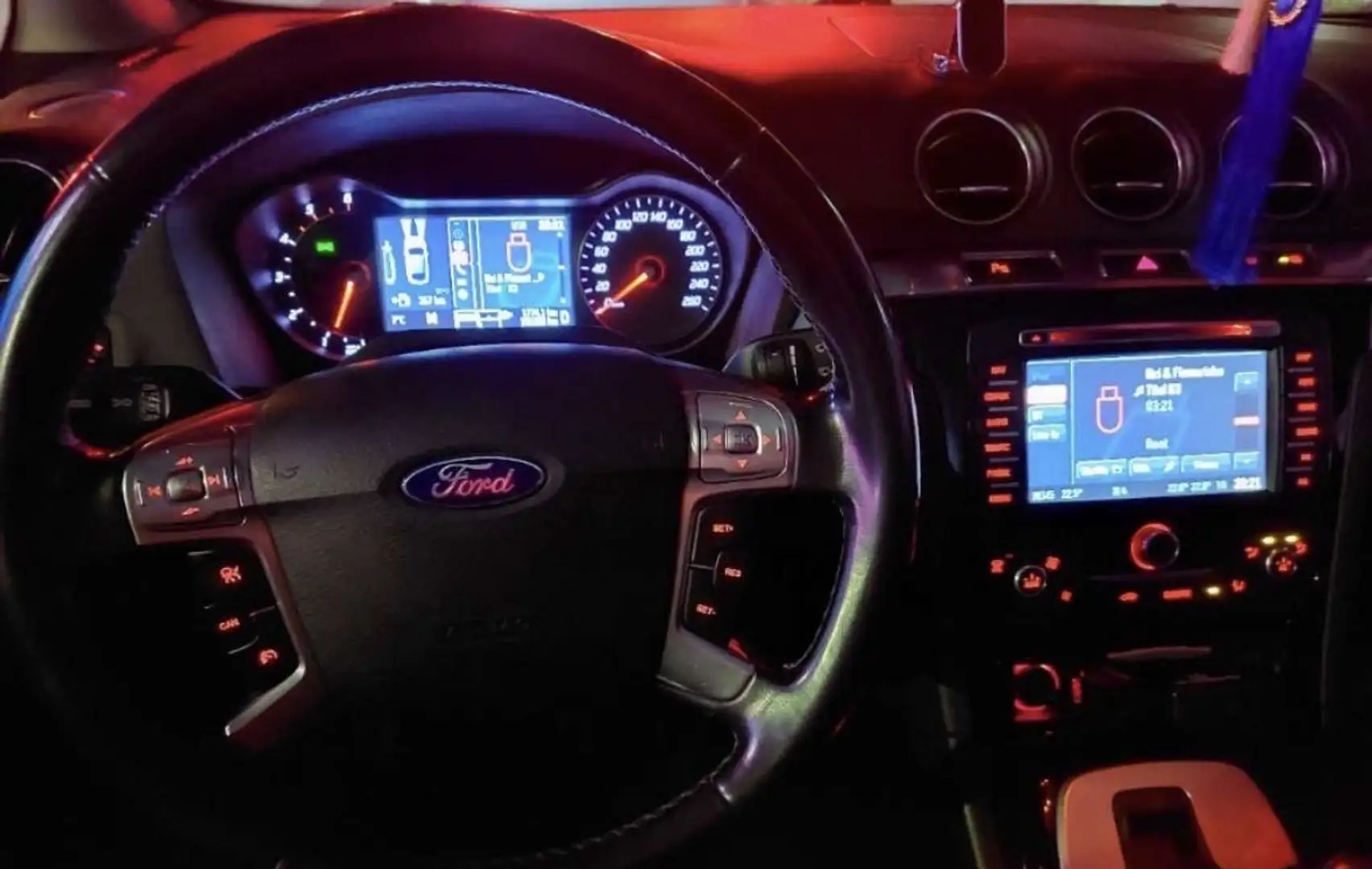 Ford Galaxy Titanium 2,0 TDCi DPF Aut. Weiß - 2