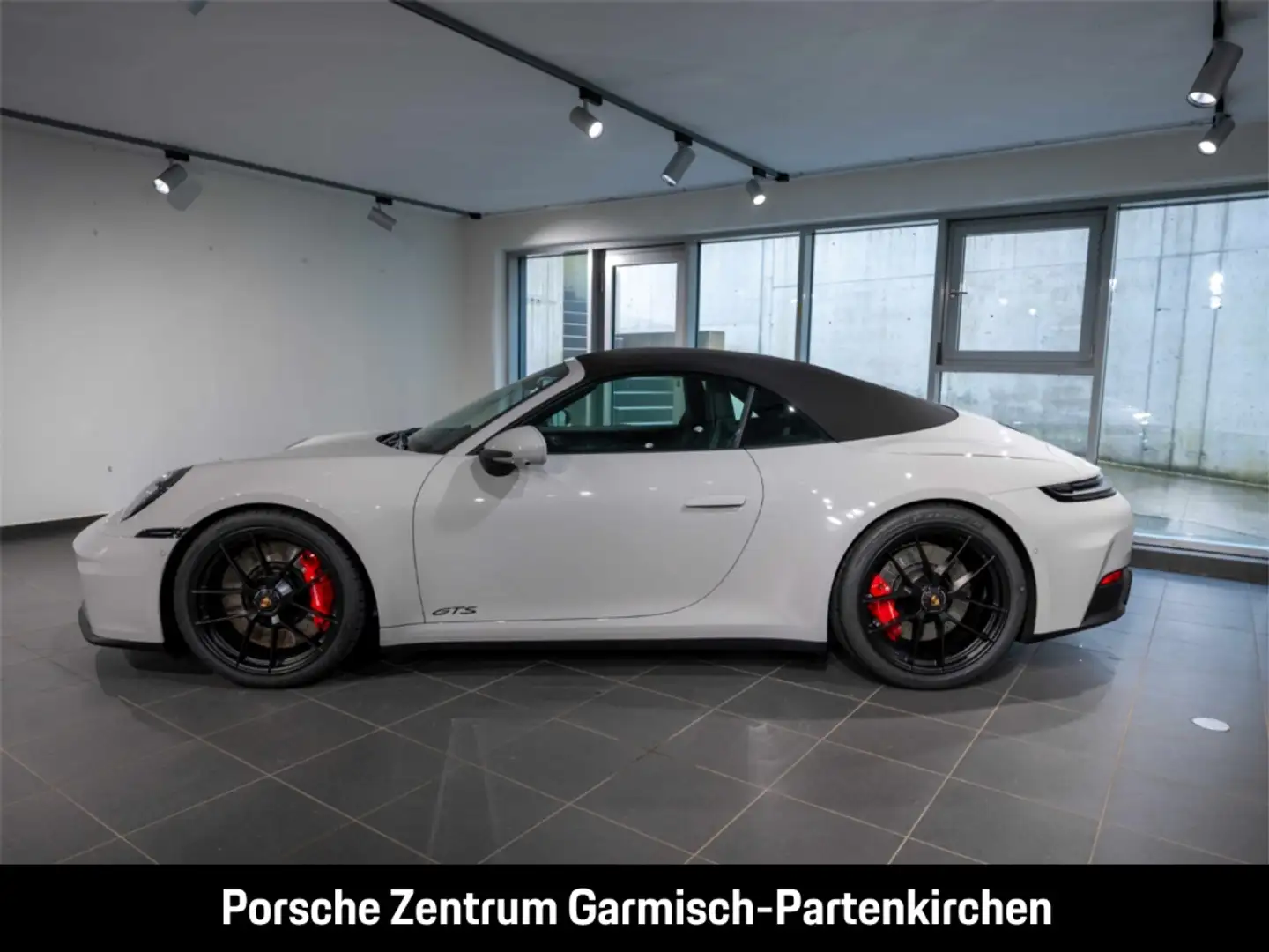 Porsche 992 911 Carrera 4 GTS Cabriolet LenkradHZG PDC Weiß - 2