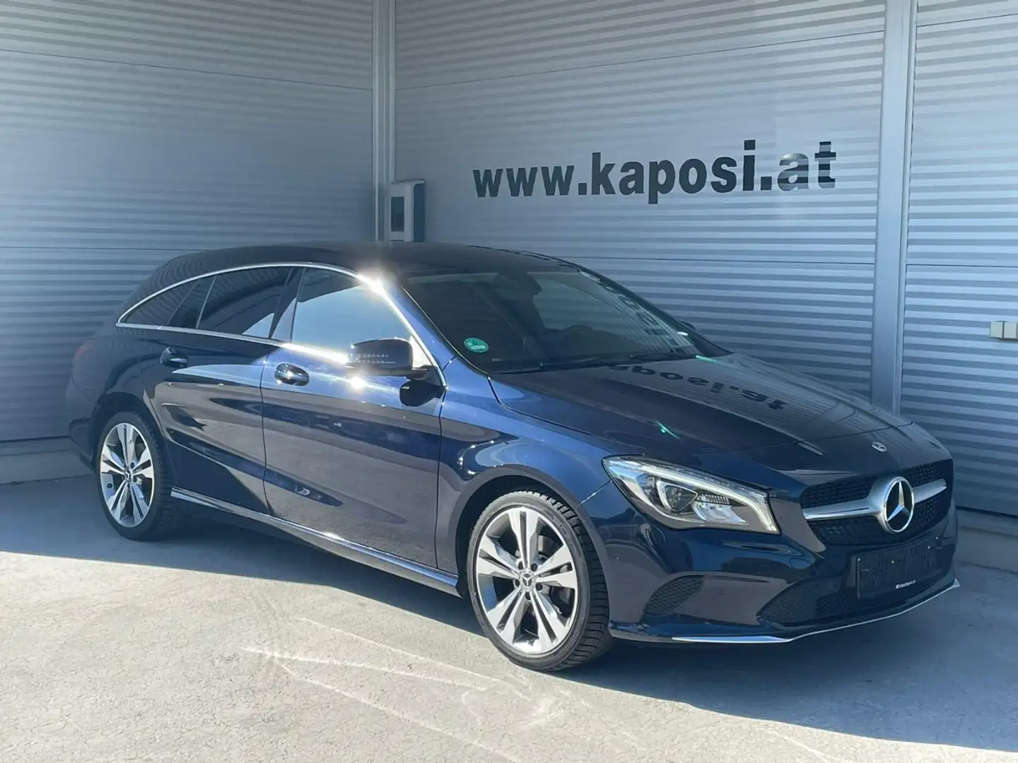 Mercedes-Benz CLA 180 d Shooting Brake Urban ParkAss LED LM Azul - 2