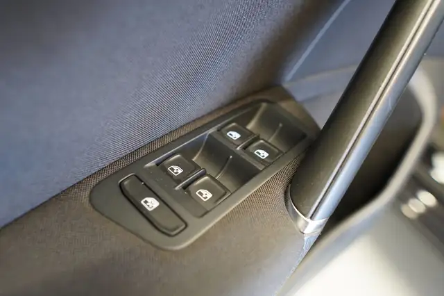 Volkswagen Golf view 14