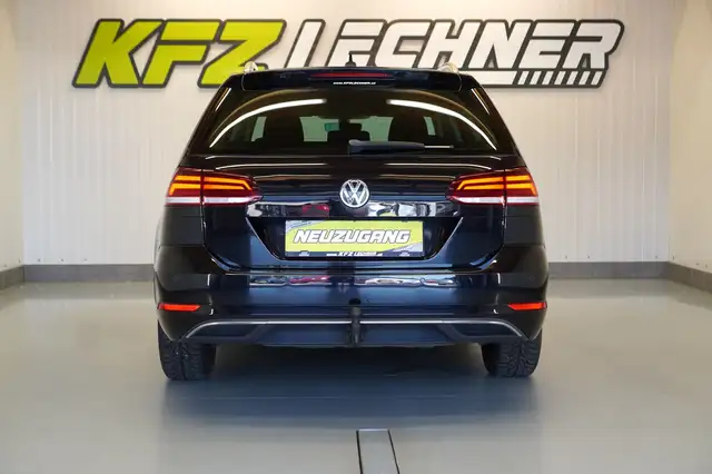 Volkswagen Golf view 5