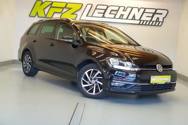 Volkswagen Golf view 3