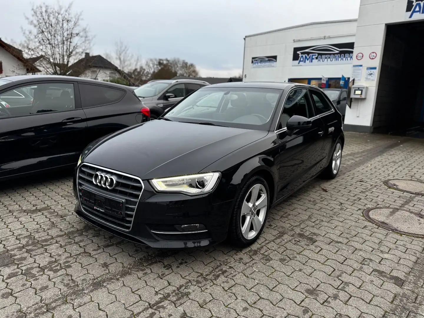 Audi A3 ambition 1.4 TFSI Sport S-Tronic Navi Schwarz - 1