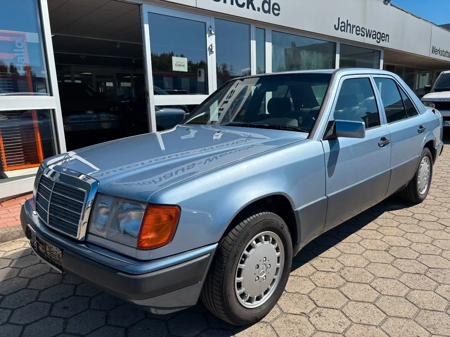 Mercedes-Benz 260 E 2,6l*2.HAND*el.SSD*AUTOMATIK*H-KENNZEICHEN Blau - 2