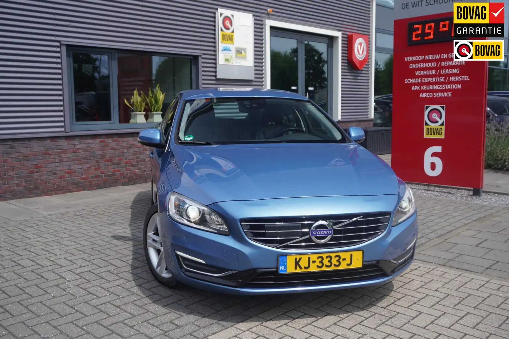 Volvo V60 2.4 D6 AWD Plug-In Hybrid Summum / Cruise / Stoelv Blauw - 1