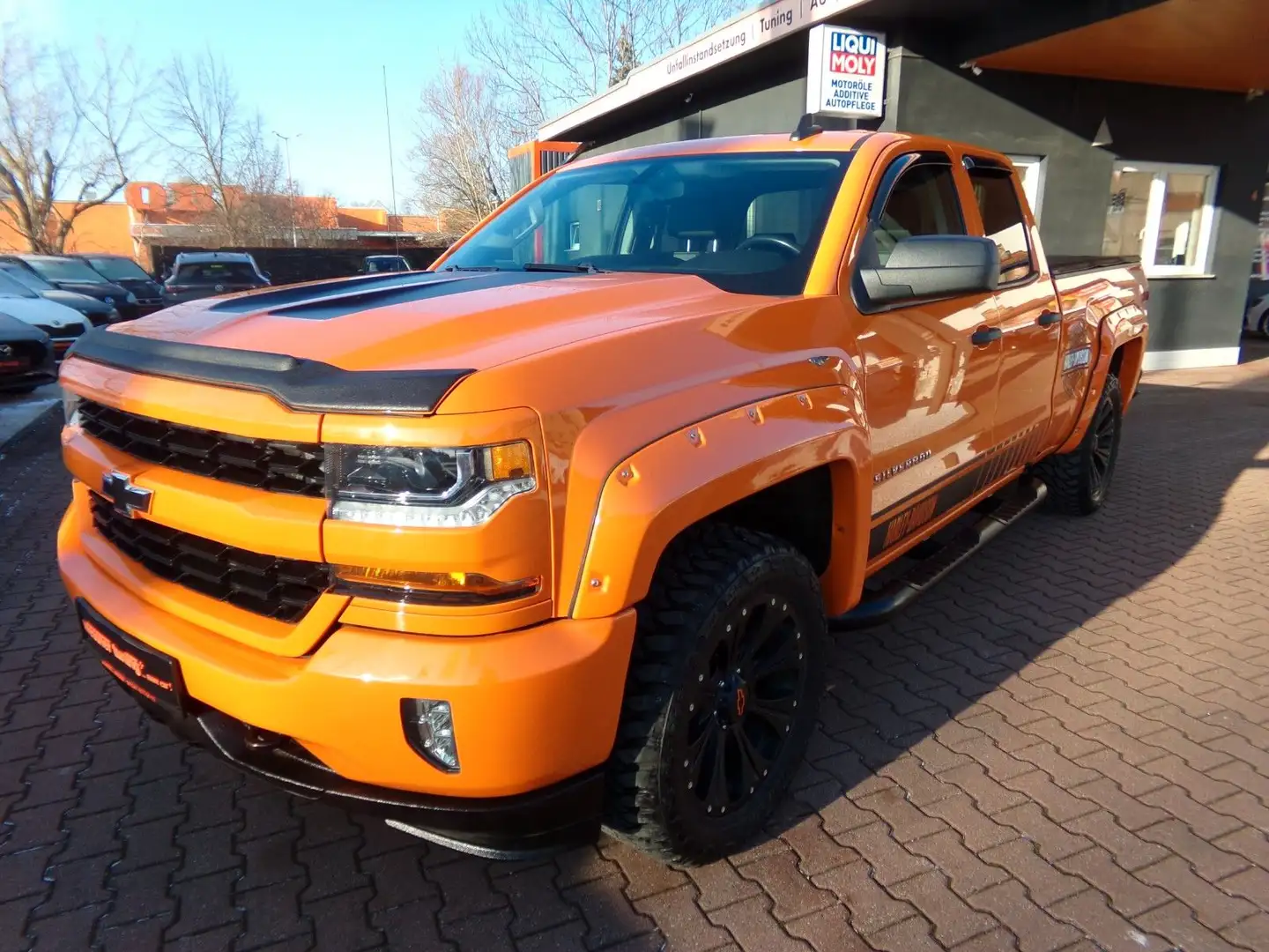 Chevrolet Silverado Z71 , 5.3 Liter V8 , 4x4 , AHZV Orange - 2