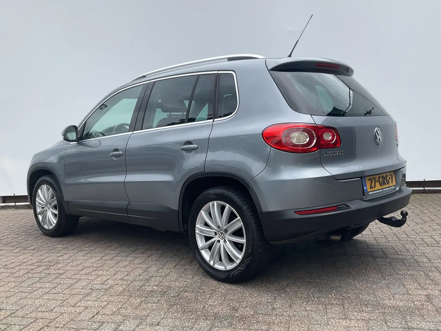 Volkswagen Tiguan 1.4 TSI Sport&Style 4-Motion Trekhaak Cruise PDC S Grijs - 2