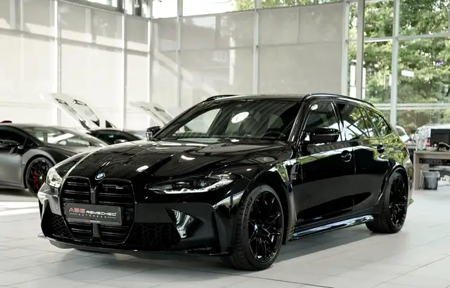 BMW M3 view 4
