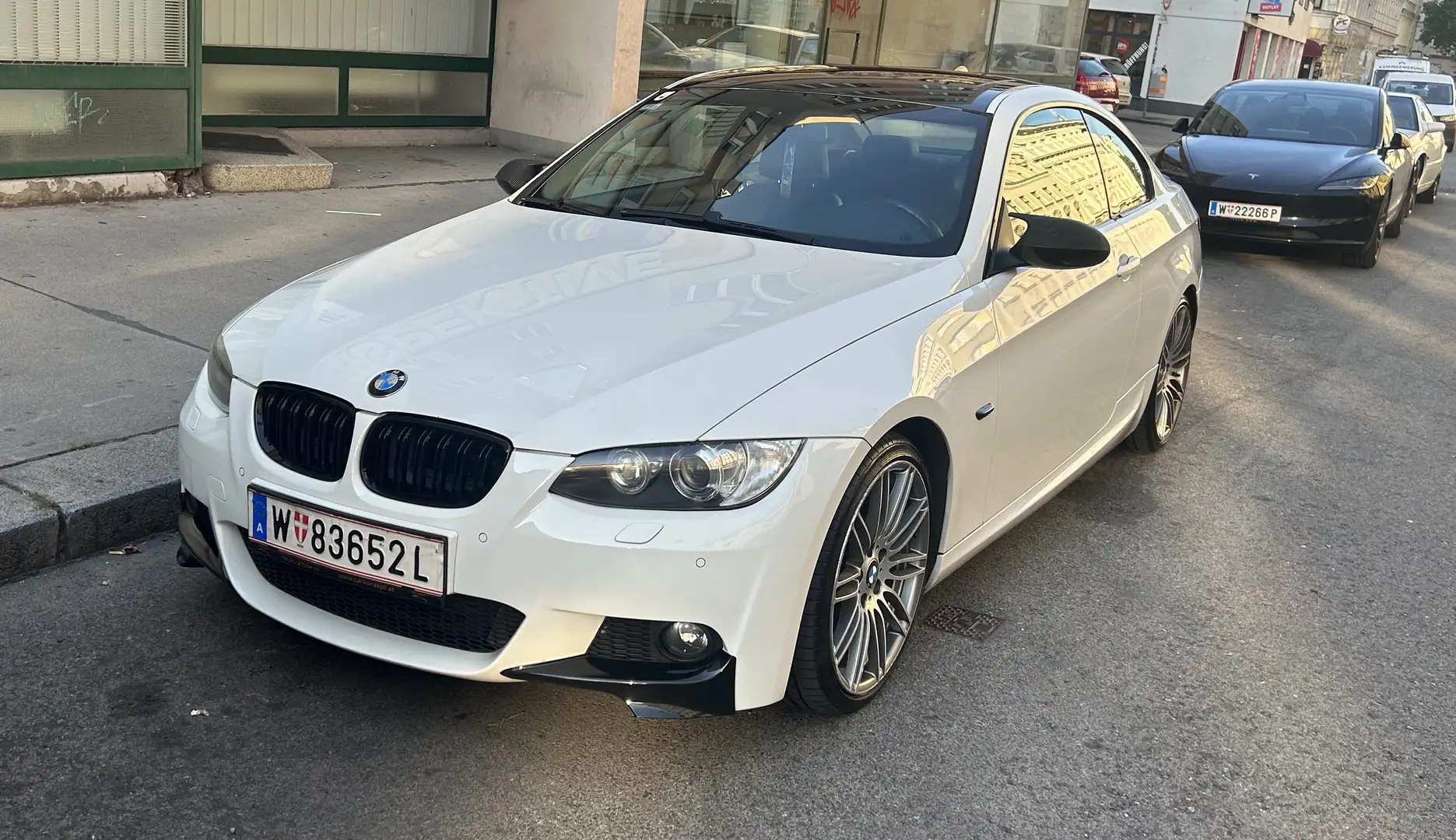 BMW 335 335i Coupé - 1