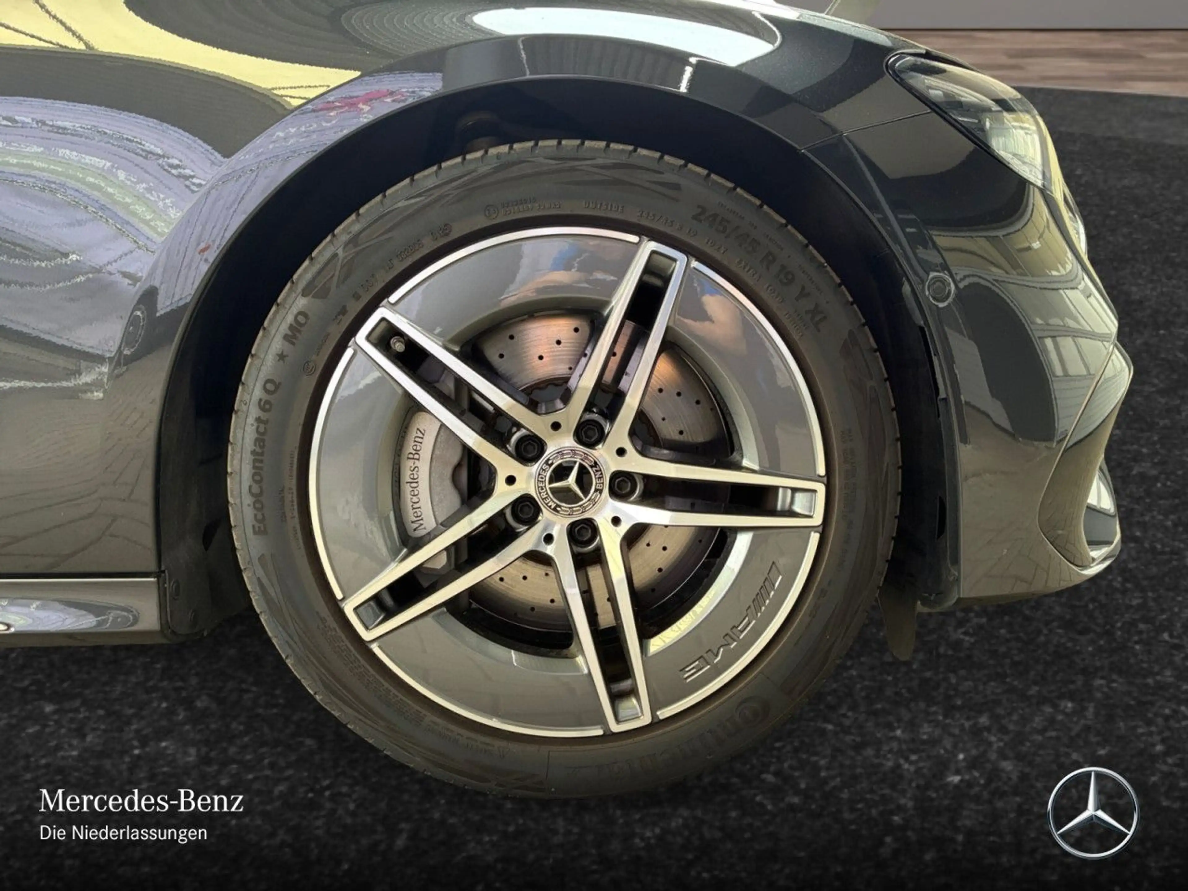 Mercedes-Benz E 200 4M AMG WideScreen 360° Pano Burmester Distr. — photo 6