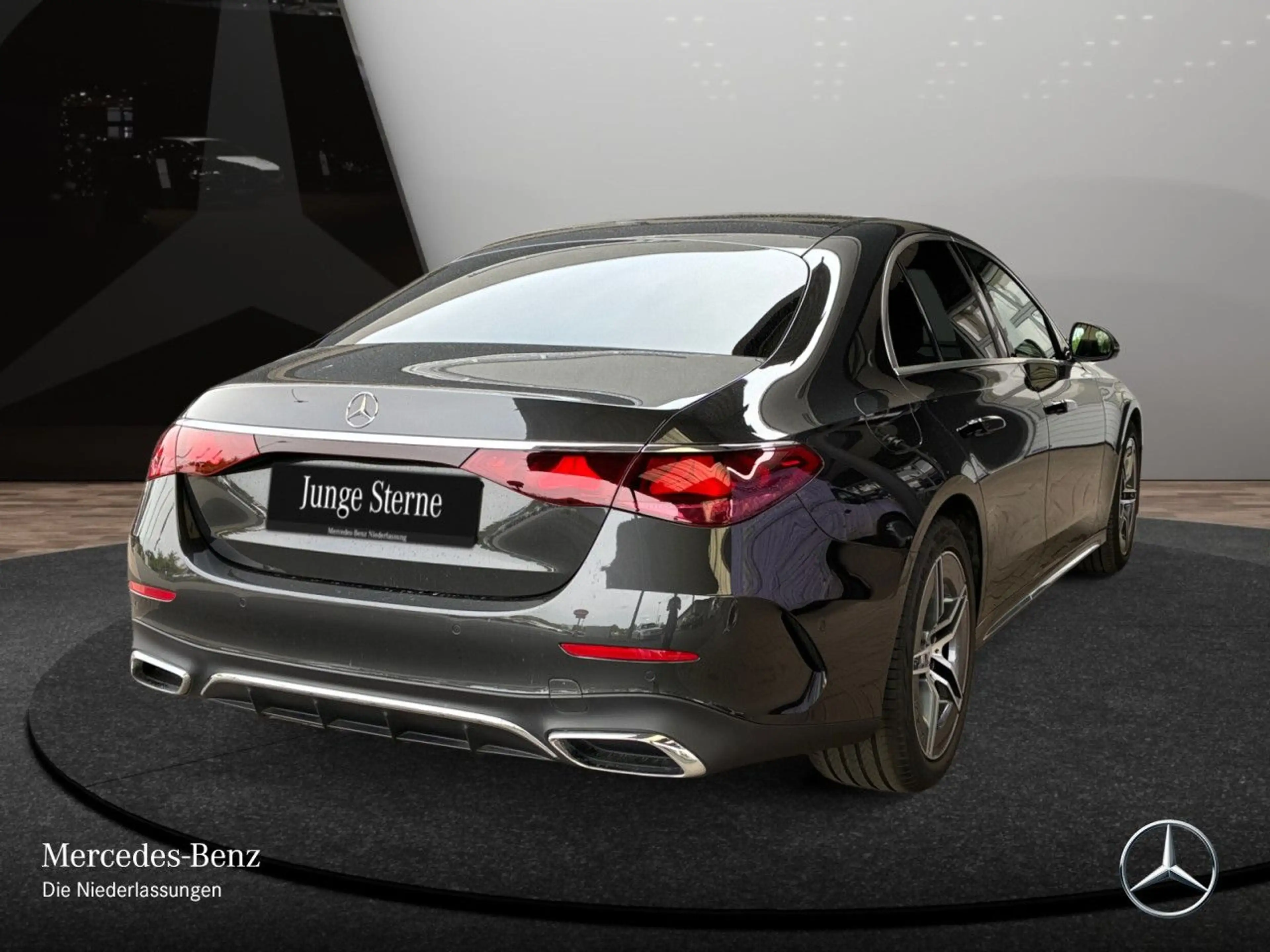 Mercedes-Benz E 200 4M AMG WideScreen 360° Pano Burmester Distr. — photo 8
