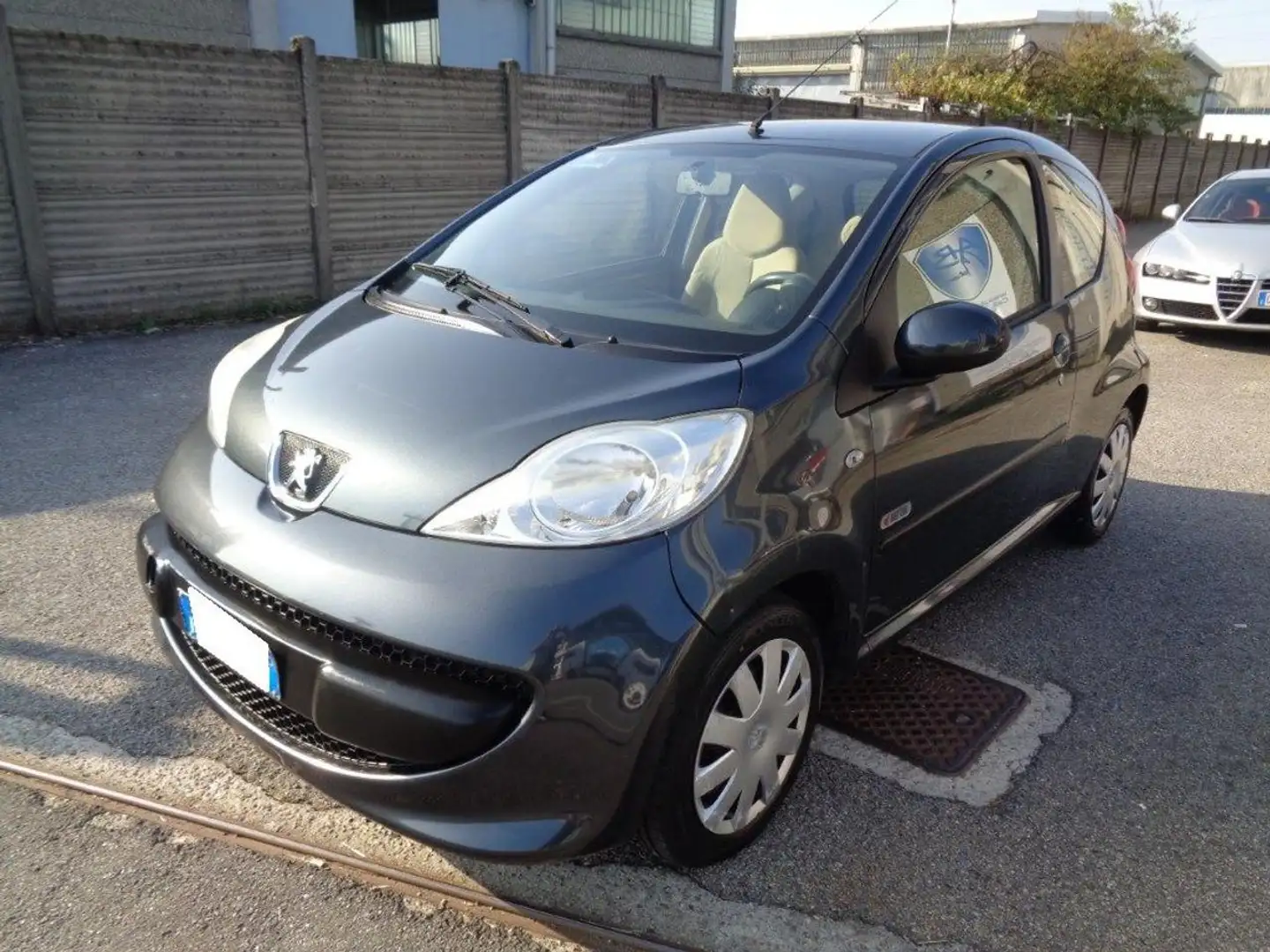Peugeot 107 1.0 68CV 3p. *OK NEOPATENTATI* *FRIZIONE NUOVA* Gris - 2