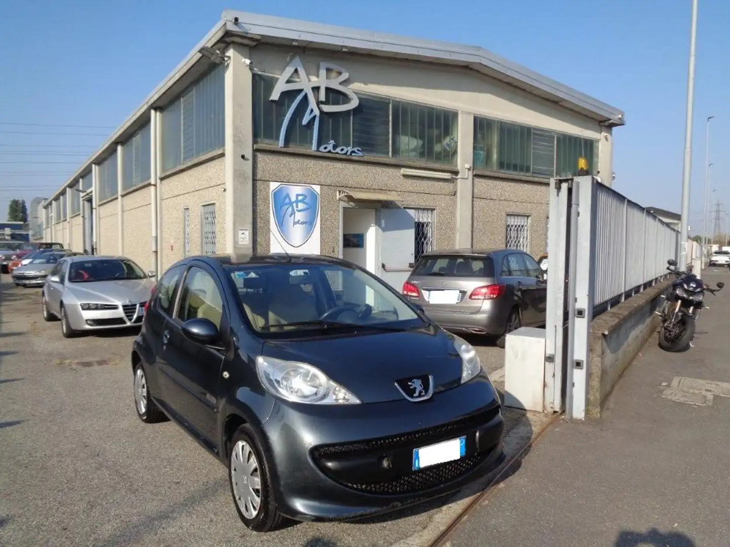 Peugeot 107 1.0 68CV 3p. *OK NEOPATENTATI* *FRIZIONE NUOVA* Gris - 1