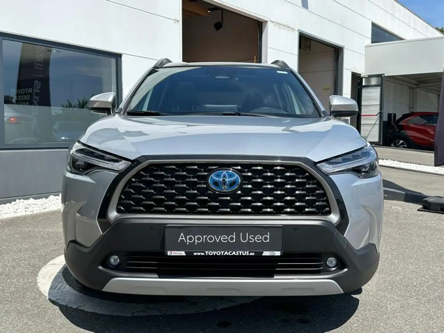 Toyota Corolla Cross STYLE + Pack Comfort Argent - 2