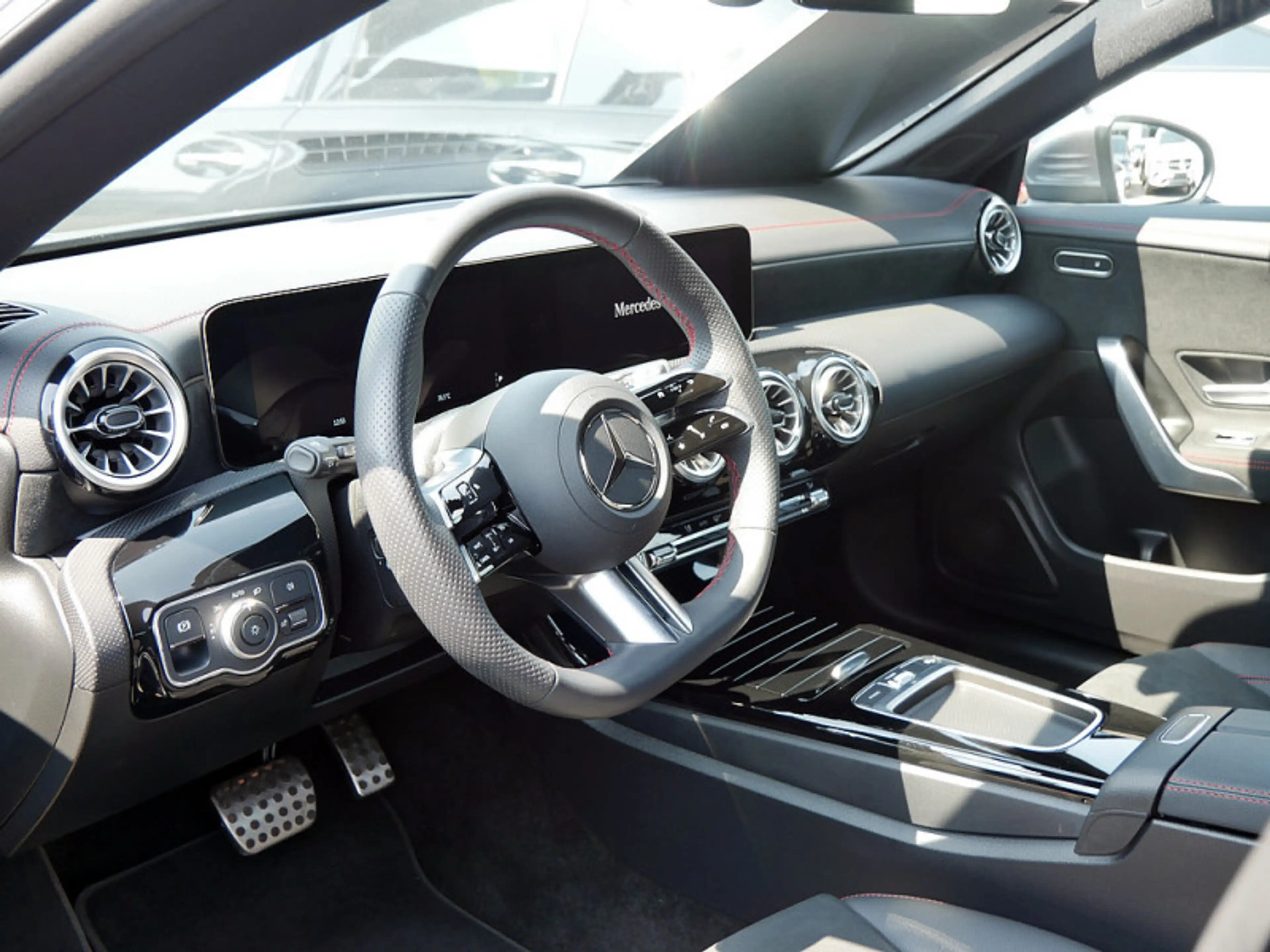 Mercedes-Benz CLA 200 d SB , AMG KAMERA SPUR PDC SHZ — photo 14